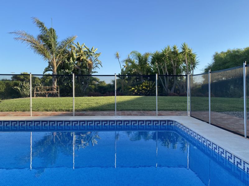Pool Safety Fence detail